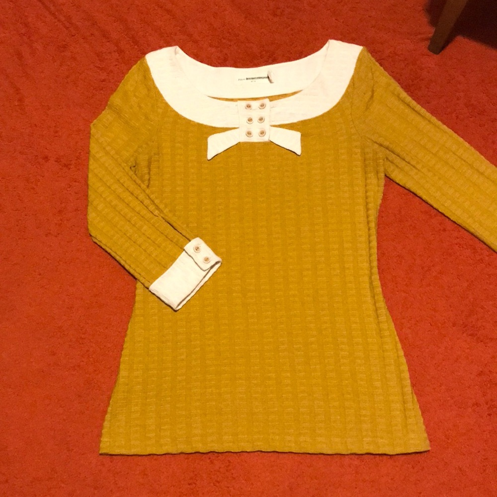 Pilcro mustard and creme vintage look top